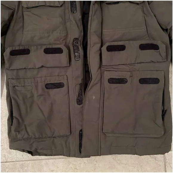 Women's Gray Puffer Jacket - Picture 3 of 4